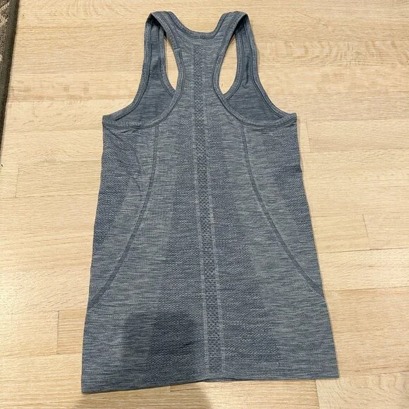 Lululemon Tank Top; size Small, but no tag Blue "denim" color - Picture 6 of 15